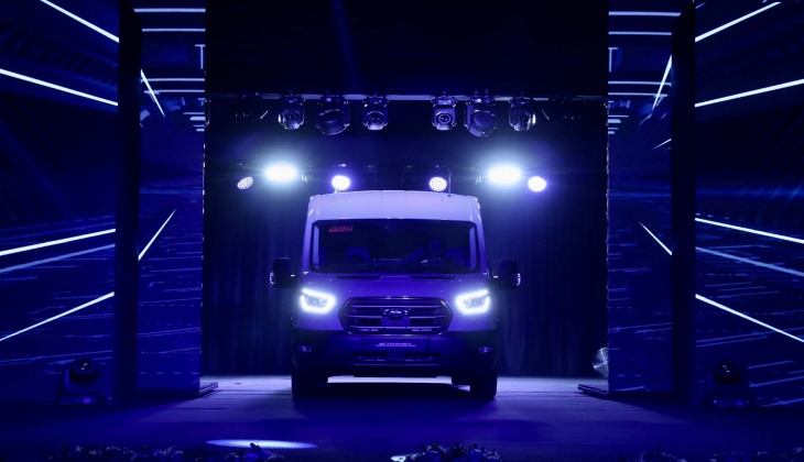 Türkiye nin ilk elektrikli ticari aracı Ford E-Transit görücüye çıktı! İşte aracın fiyatı ve teknik özellikleri