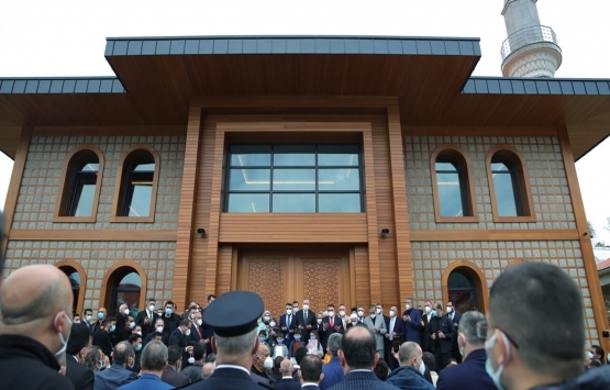 Rize'de inşa edilen Ahmet Erdoğan Camisi ibadete açıldı! 