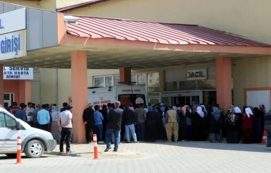 Yüksekova da ev inşaatında çökme: 7 yaralı!