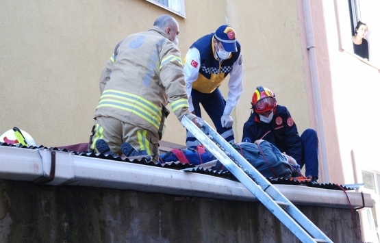 Evini tadilat etmek istedi, 4 katlı binadan düştü!