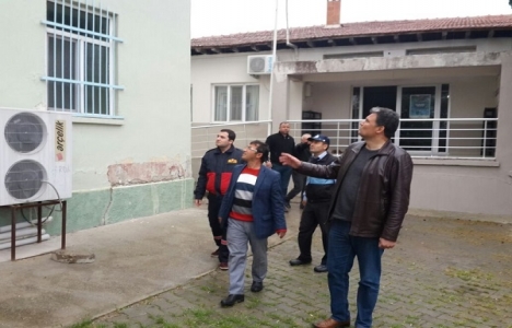 Manisa Saruhanlı'daki yapılar depremde hasar gördü!