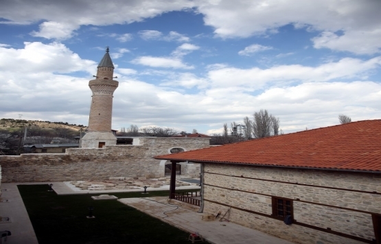 700 yıllık Alaaddin Cami bugün ibadete açılıyor 