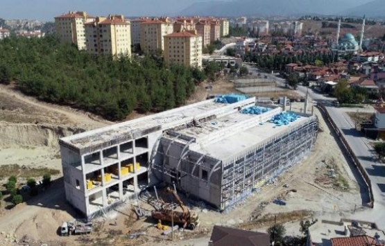 Pamukkale'de kültür merkezi inşaatı yükseliyor