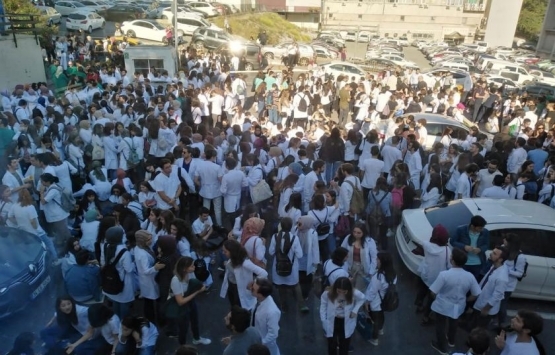  İÜ Diş Hekimliği öğrencilerinden deprem sonrası eylem!