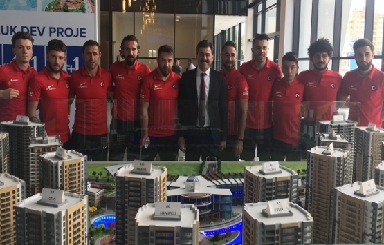 Ampute Milli Futbol Takımı'na ev hediye edildi!