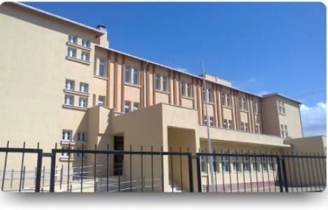 Gelibolu Anadolu Lisesi depreme dayanıksız olduğu için yıkılacak!