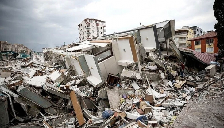 Deprem bölgesindeki 3 şehirde yeni imzalar atıldı! Bu sene 200 bin konut depremzedeye teslim edilecek!