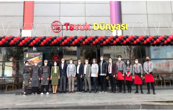 Tavuk Dünyası'ndan İstanbul ve İzmir'e 3 yeni restoran!