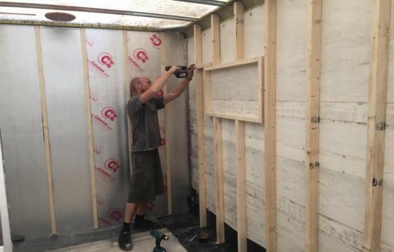 Ev kirasından bıkan çift, kamyonlarını ev yaptı!