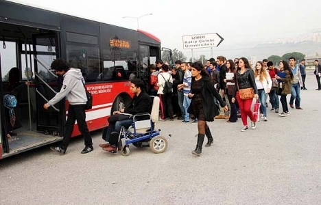 İzmir Katip Çelebi Üniversitesi öğrencileri ek otobüs seferi istiyor!