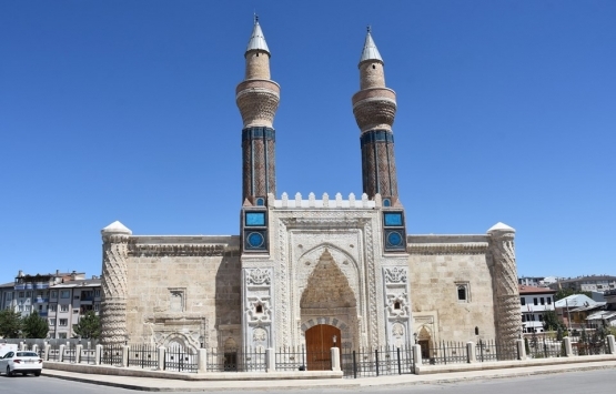 Sivas'taki Mavi Medrese'nin restorasyonu tamam!