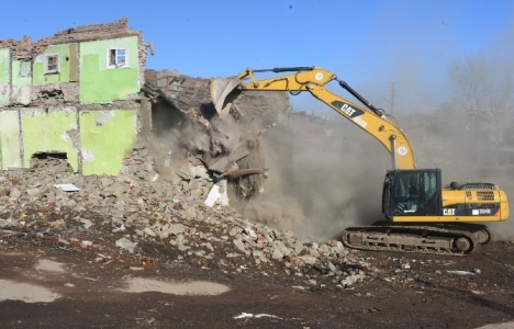 Erzurum Yakutiye'deki dönüşümde 7 bina yıkıldı!