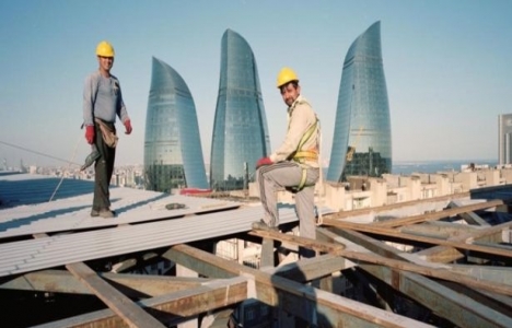Petrol zengini Bakü de Paris inşa ediliyor!