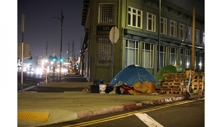 Los Angeles ta yaklaşık 40 bin evsiz otellere yerleştirilecek!