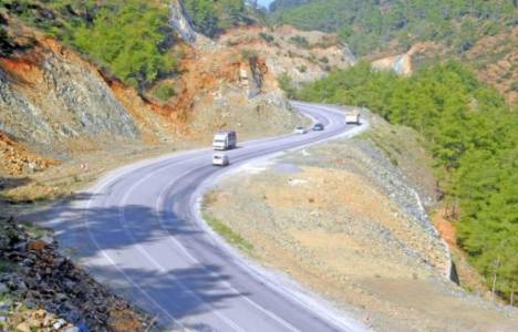 Ege Bölgesi 'nde son 10 yılda 2 bin 135 kilometre bölünmüş yol yapıldı!