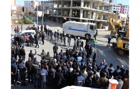 Batman'da kaçak inşaat yıkımında gerginlik!