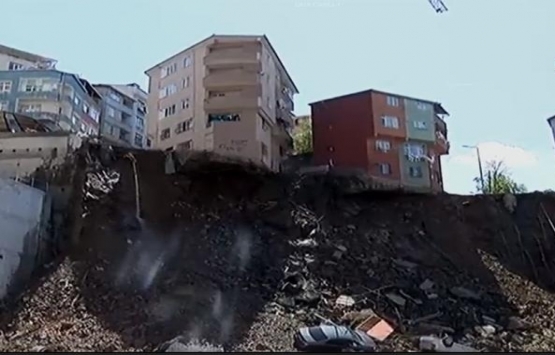 Kağıthane de boşaltılan evlerden biri çöktü!