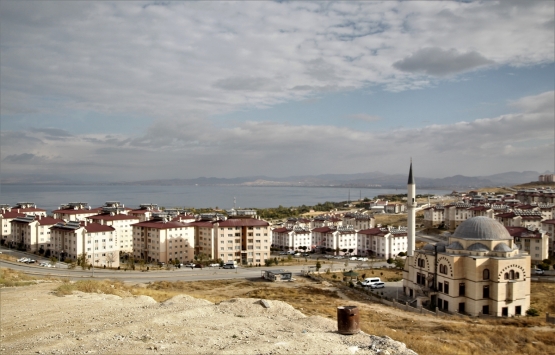 Van da 17 bin 489 konut depremzedelere teslim edildi!