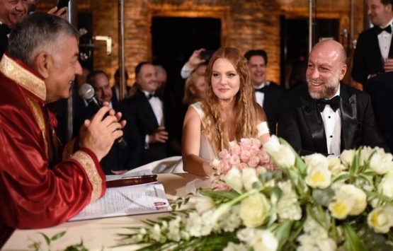 Erol Özmandıracı ile evlenen Naz Elmas hamile mi?