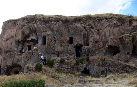 Bitlis Ahlat'taki 600 mağara ev turizme kazandırılacak!