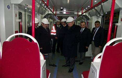 Başkan Yılmaz: Tramvayın yolcu kapasitesi 130 bine çıkacak!