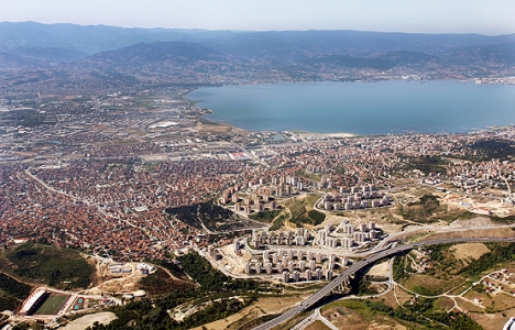 Kocaeli deprem yönetmeliğine uygun konutlara kavuştu!