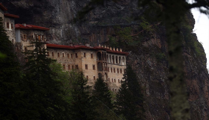 Ölümcül tehlike nedeniyle kapalı olan Sümela Manastırı ziyarete açıldı! İşte açık olduğu saatler