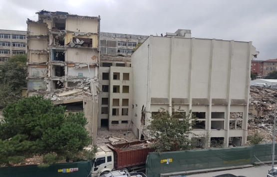 Çapa Tıp Fakültesi nin binasında yıkım başladı!