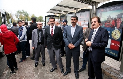  Cumhuriyet Üniversitesi Rektörü otobüs duraklarını inceledi!