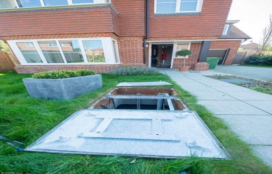 İngiltere de 4 milyon TL lik lüks evin sahiplerine kanalizasyon şoku!