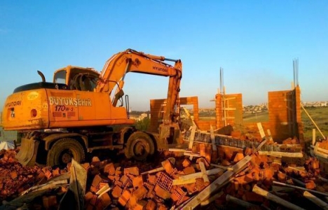 Diyarbakır Barış Ormanı'ndaki kaçak yapılar yıkıldı! 
