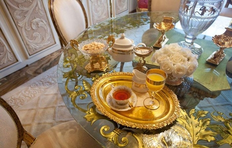 İşte Donald Trump ın Manhattan daki altın kaplamalı evi!