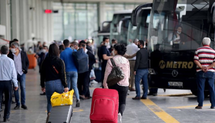 Uçak biletlerinin fiyatları arttı: Otobüslere talep katlandı! İstanbul dan Balkanlar a 40, Münih e 100 Euro ya gidiliyor