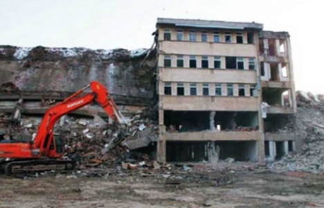 Elazığ Hükümet Konağı Yıkıldı!