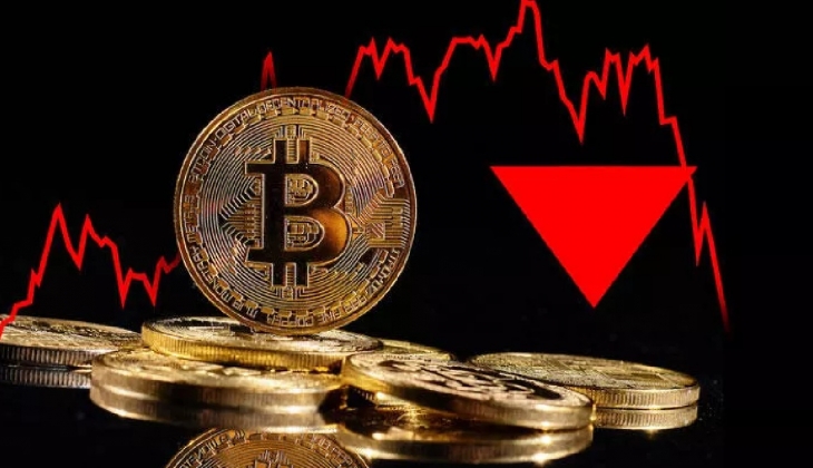 Bitcoin’de tarihi çöküş! 2 senenin ardından ilk kez dibi gördü!