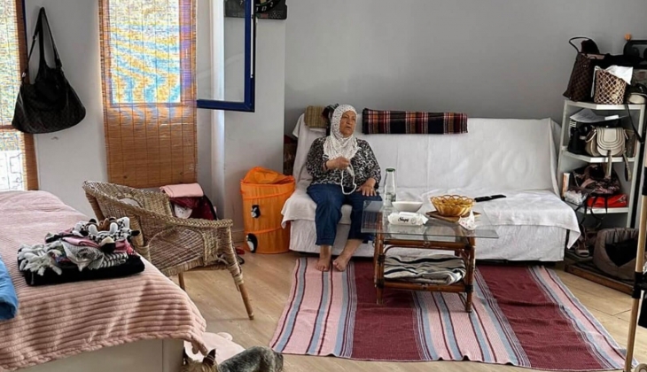 Kızının arkadaşının evine sığınan anne: Kadıköy deki evimde 5 bin TL ye oturan kiracım, şimdi Maldivler de tatilde!