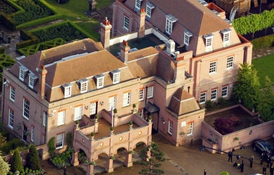 Bechkam ailesi evlerine yapay göl yaptıracak!