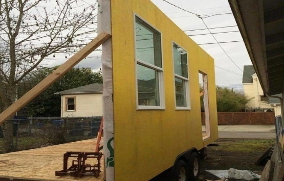 Krediyle ev almak yerine 350 TL ye kendi evini inşa etti! 