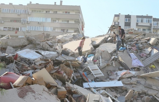 İzmir de kredi çekemeyen depremzedeler evlerini satıyor!