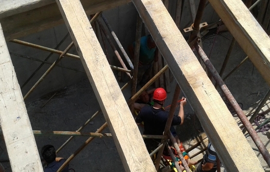 Nazilli de inşaat halindeki apartmanı soydular!