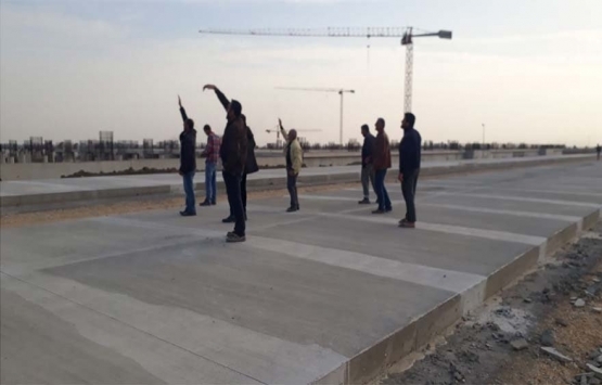 Çukurova Bölgesel Havalimanı inşaatında 10 işçi kule vince çıktı!