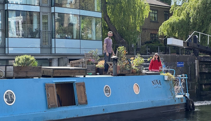 Ev kirasından kaçan, kendine bu yaşam alanını kurdu! Hem ucuz hem de oturduğu yerden her yere ulaşılıyor... 