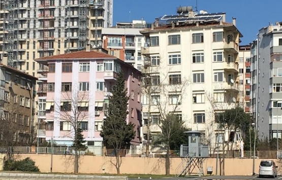 27 yıldır görenleri şaşırtan bina!