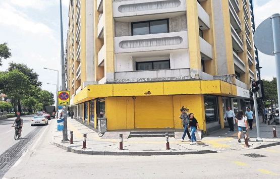 Kira fırsatçılarının dükkanları boş kaldı!