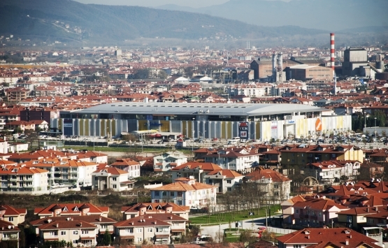 Yıkım kararı alınan evinin camlarını kırdı! 