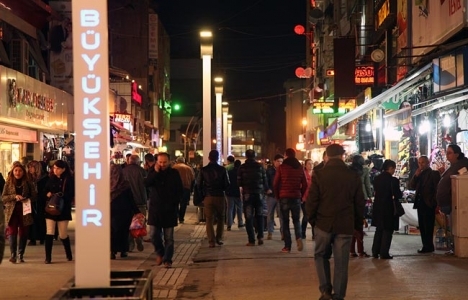 Sakarya Nuri Bayar Caddesi ve Postane Sokak'ta yenileme çalışmaları tamamlandı!