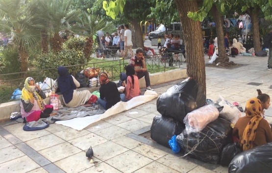 Yunanistan'da 10 bin mülteci evlerden tahliye edilmekle tehdit ediliyor!