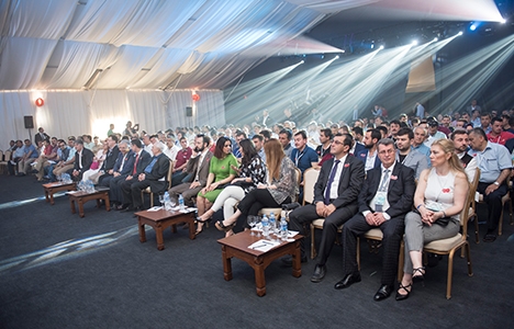 Peli Parke ahşabın kapıyla dansını yarattı!