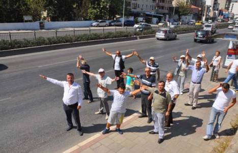 Karşıyaka Cumhuriyet Mahallesi sakinleri üst geçit istiyor!