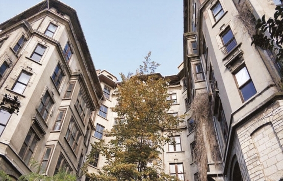 Şişli'deki çürük bina sanatsal değeri nedeniyle yıkılmıyor!